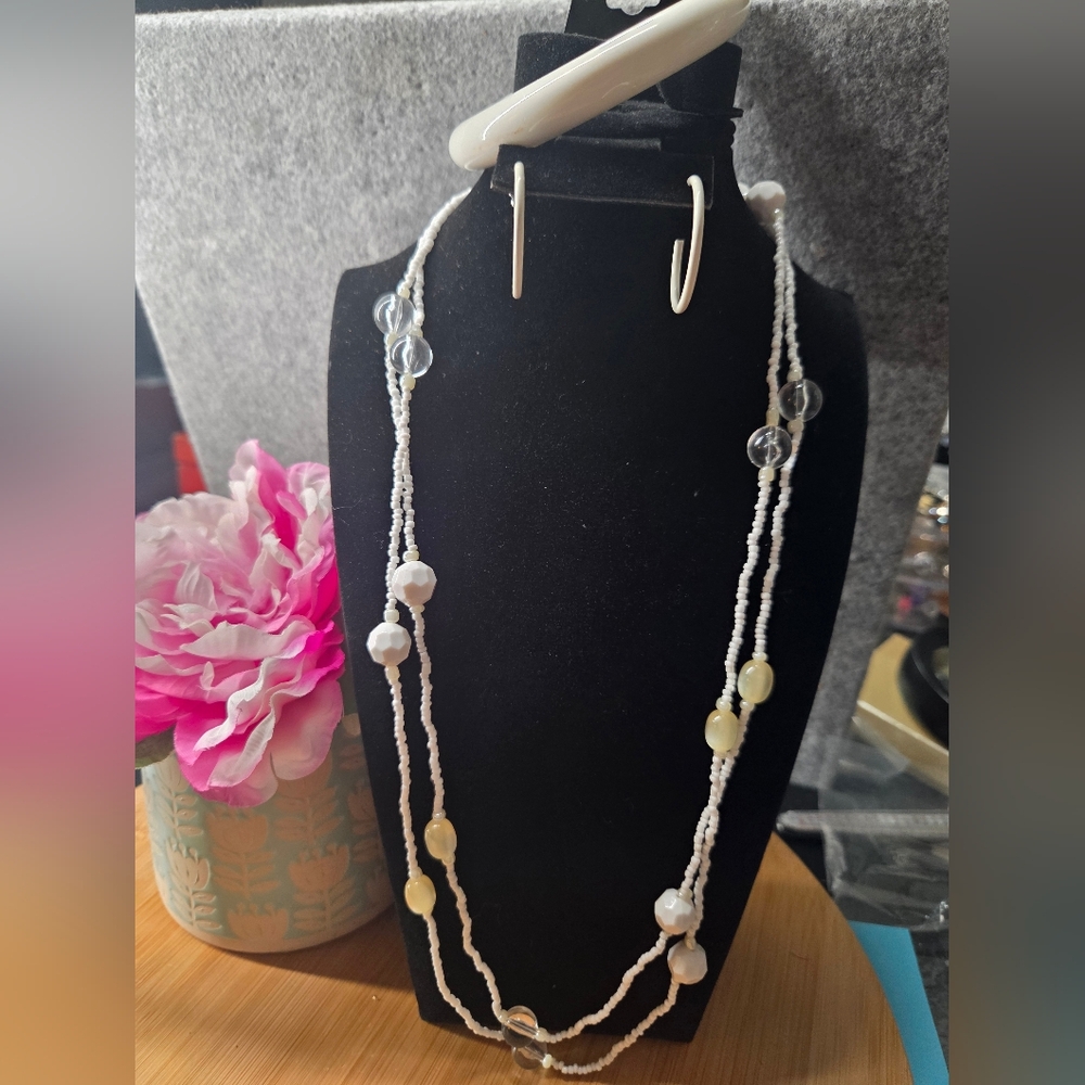Beaded White Jewelry Set